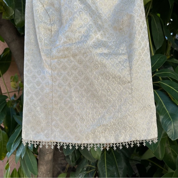 Vintage Beautiful top with intricate details - Picture 3 of 9